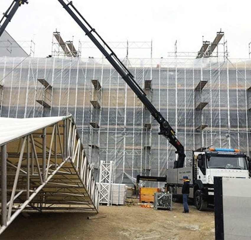 Notdächer & temporäre Über­dach­ung­en